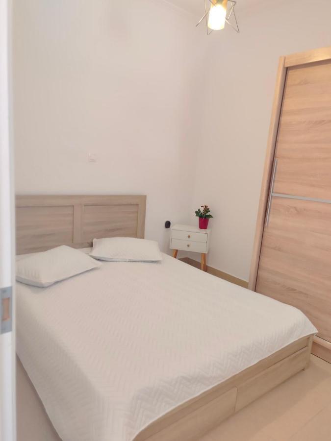 Aelia Studio Sými Luaran gambar